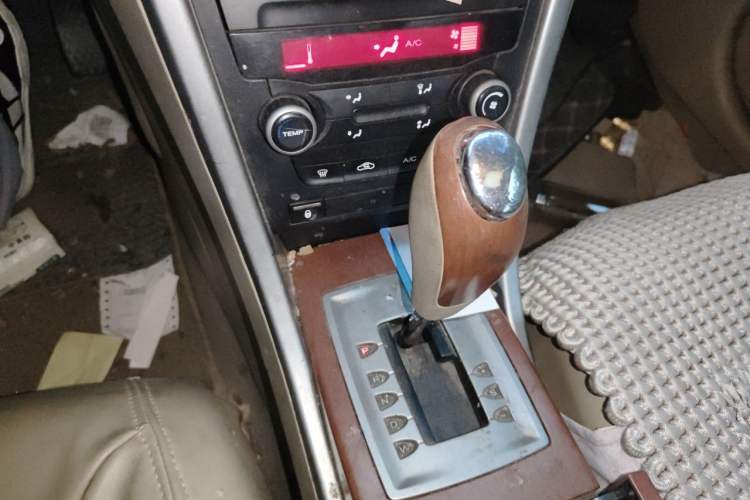 Used Roewe 550 2013 Classic Edition 550 1.8L Automatic Luxury Model Gear Lever