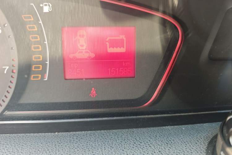 Used Roewe 550 2013 Classic Edition 550 1.8L Manual Luxury Model Odometer Close Up