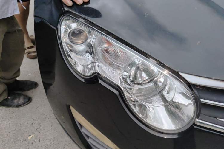 Used Roewe 550 2013 Classic Edition 550 1.8L Automatic Luxury Model Right Front Headlight