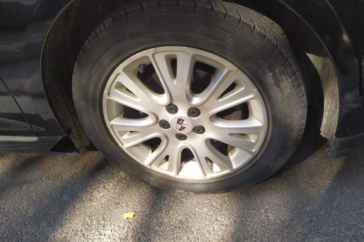 Used Roewe 550 2013 Classic Edition 550 1.8L Automatic Fashion Model Right Front Wheel Hub