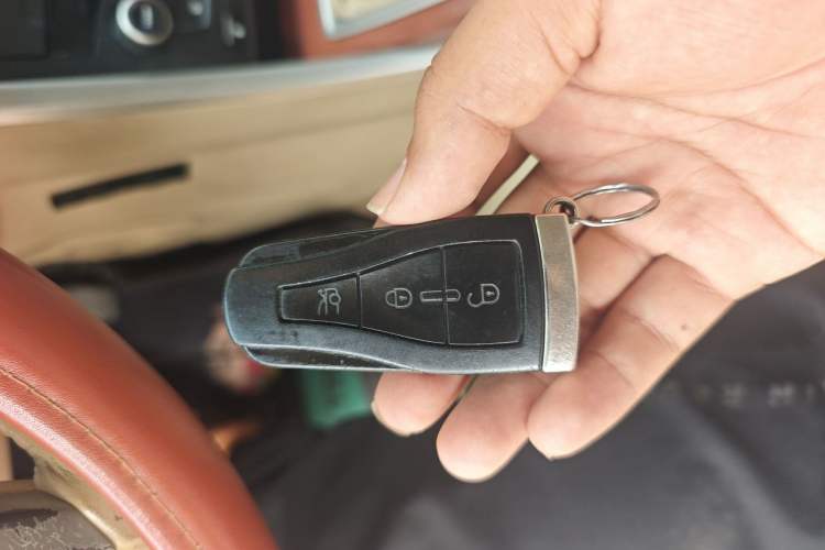 Used Roewe 550 2013 Classic Edition 550 1.8L Manual Luxury Model Vehicle Key