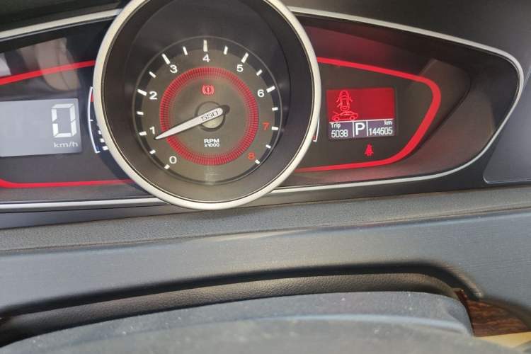 Used Roewe 550 2013 550S 1.8L Automatic Start-Zhen Edition Odometer Close Up