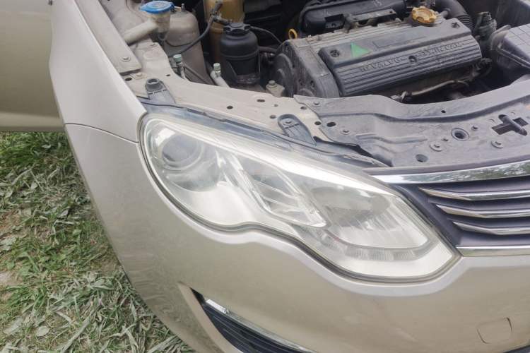 Used Roewe 550 2013 550S 1.8L Automatic Start-Zhen Edition Right Front Headlight