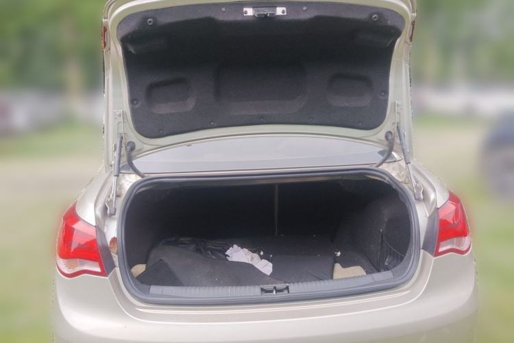 Used Roewe 550 2013 550S 1.8L Automatic Start-Zhen Edition Trunk