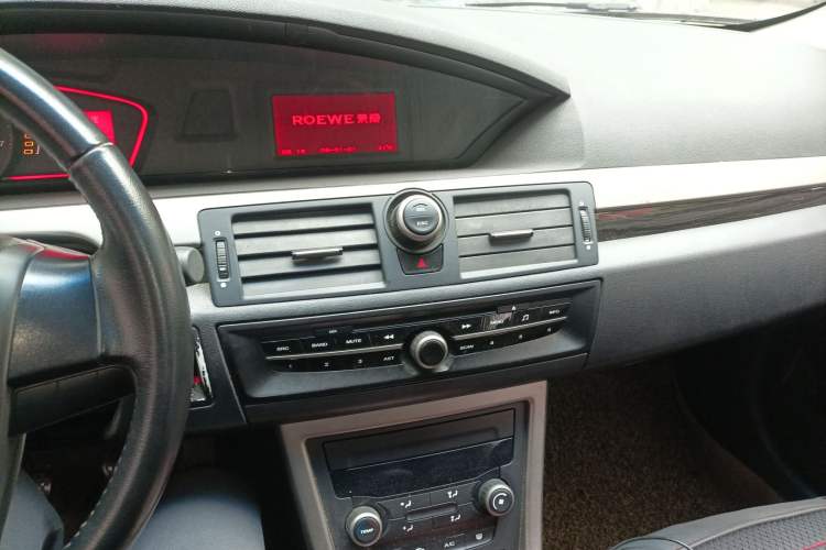 Used Roewe 550 2013 Classic Edition 550 1.8L Manual Fashion Model Audio And AC Panel