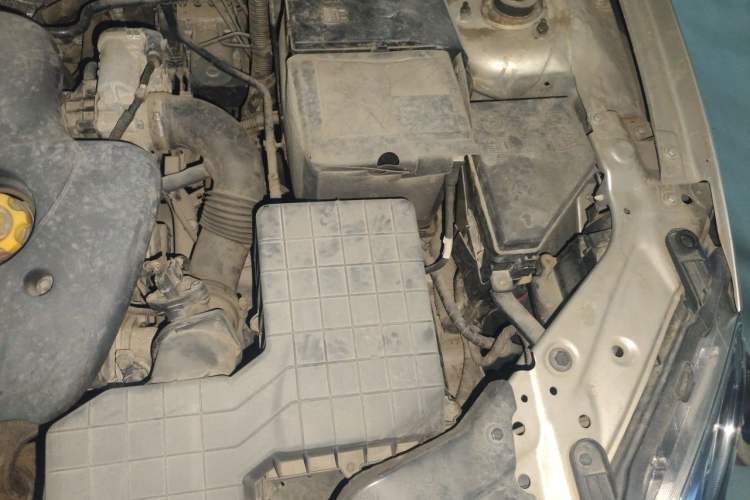 Used Roewe 550 2013 550S 1.8L Automatic Start-Zhen Edition Engine Bay Left