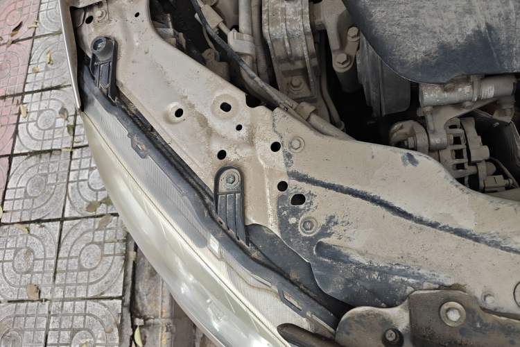 Used Roewe 550 2013 550S 1.8L Manual Qiyi Edition Engine Bay Right
