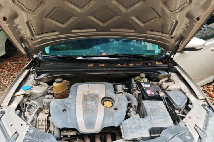 Used Roewe 550 2013 Classic Edition 550 1.8L Automatic Luxury Model Engine Bay