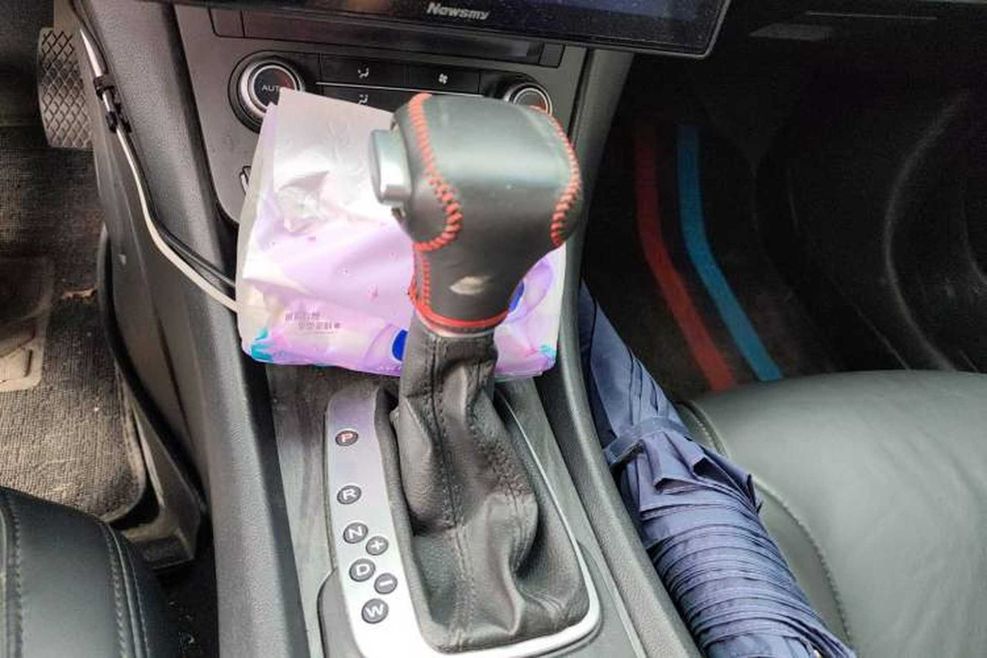 Used Roewe 550 2013 550D 1.8T Automatic Premium Edition Gear Lever