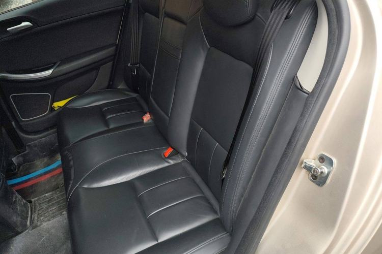 Used Roewe 550 2013 550D 1.8T Automatic Premium Edition Left Rear Seat
