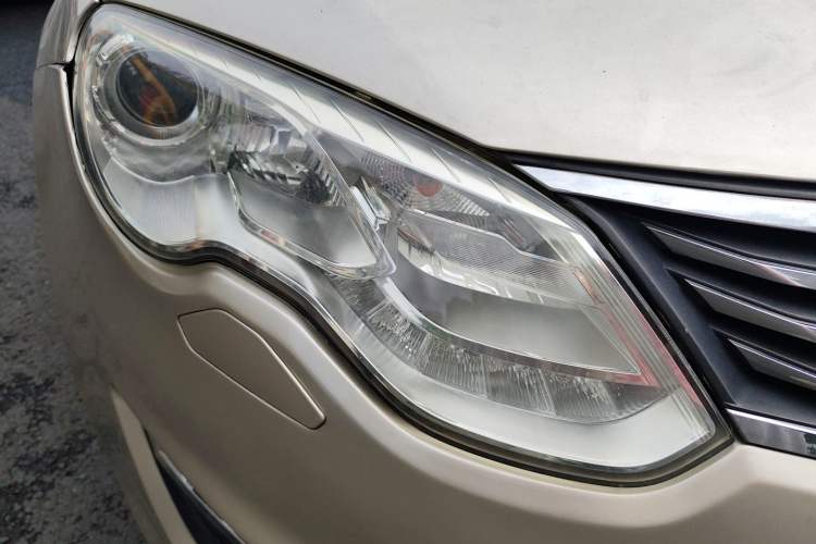 Used Roewe 550 2013 550D 1.8T Automatic Premium Edition Right Front Headlight
