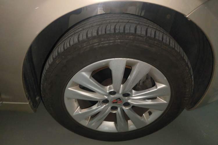Used Roewe 550 2013 550S 1.8L Automatic Start-Zhen Edition Right Front Wheel Hub