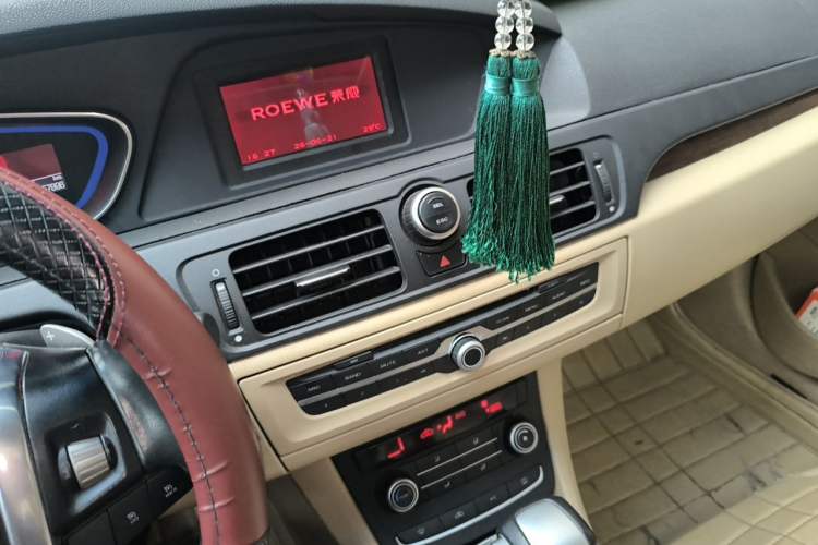 Used Roewe 550 2013 Classic Edition 550 1.8L Automatic Luxury Model Audio And AC Panel