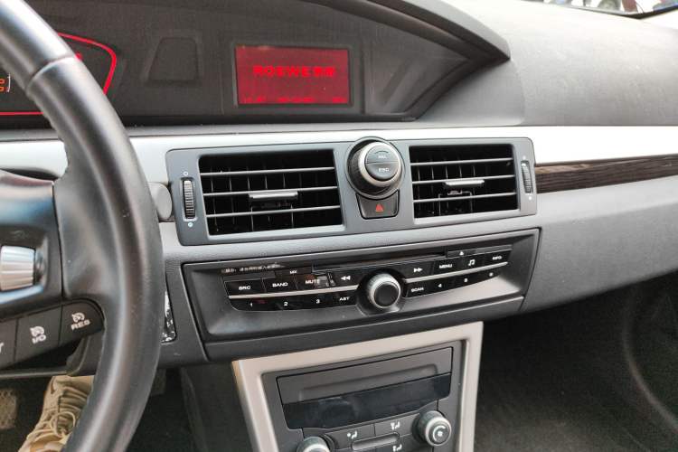 Used Roewe 550 2013 Classic Edition 550 1.8L Manual Luxury Model Audio And AC Panel