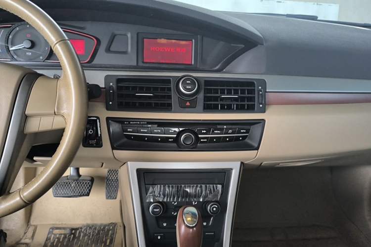 Used Roewe 550 2013 Classic Edition 550 1.8L Automatic Fashion Model Audio And AC Panel