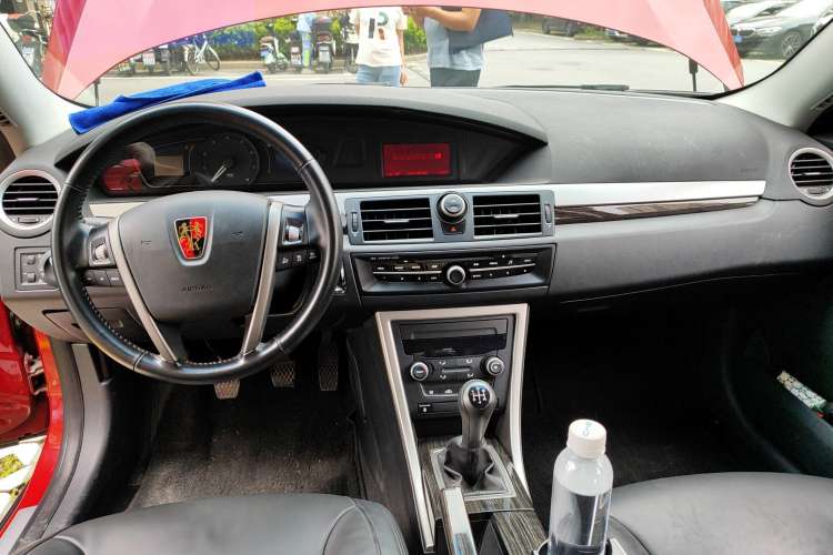 Used Roewe 550 2013 Classic Edition 550 1.8L Manual Luxury Model Center Console
