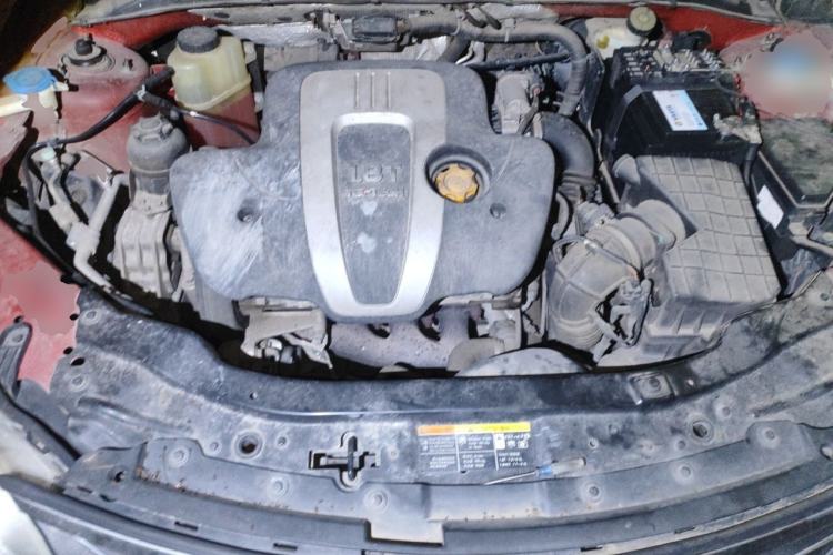 Used Roewe 550 2013 550D 1.8T Automatic Premium Edition Engine Bay