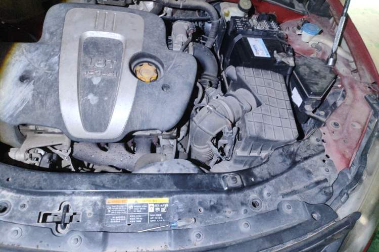 Used Roewe 550 2013 550D 1.8T Automatic Premium Edition Engine Bay Left