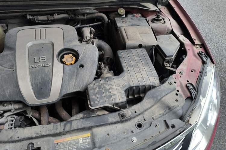 Used Roewe 550 2013 Classic Edition 550 1.8L Automatic Luxury Model Engine Bay Left