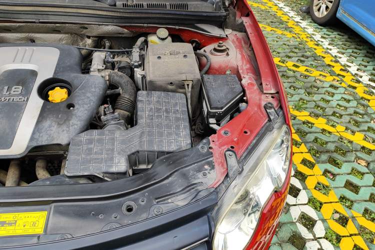 Used Roewe 550 2013 Classic Edition 550 1.8L Manual Luxury Model Engine Bay Left