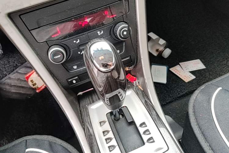 Used Roewe 550 2013 Classic Edition 550 1.8L Automatic Luxury Model Gear Lever