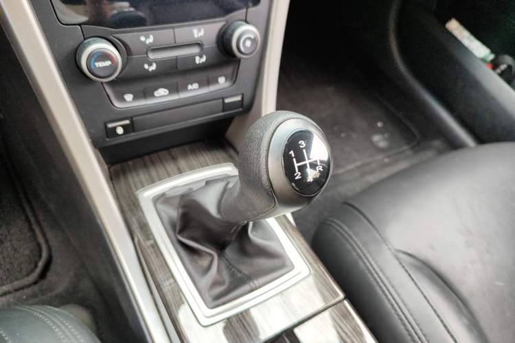 Used Roewe 550 2013 Classic Edition 550 1.8L Manual Luxury Model Gear Lever