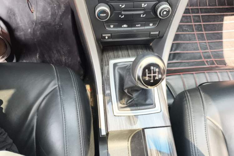 Used Roewe 550 2013 Classic Edition 550 1.8L Manual Luxury Model Gear Lever
