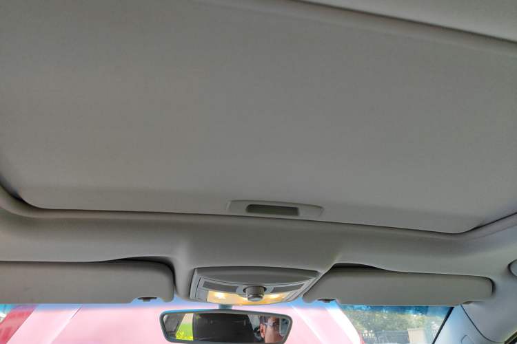 Used Roewe 550 2013 Classic Edition 550 1.8L Manual Luxury Model Headliner