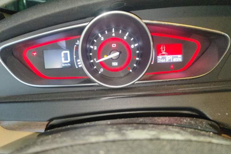 Used Roewe 550 2013 550D 1.8T Automatic Premium Edition Instrument Cluster
