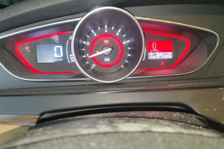 Used Roewe 550 2013 550D 1.8T Automatic Premium Edition Odometer Close Up