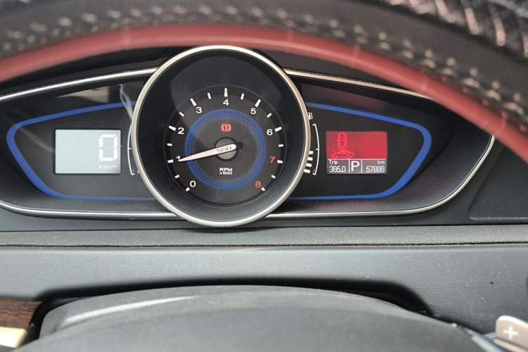 Used Roewe 550 2013 Classic Edition 550 1.8L Automatic Luxury Model Odometer Close Up