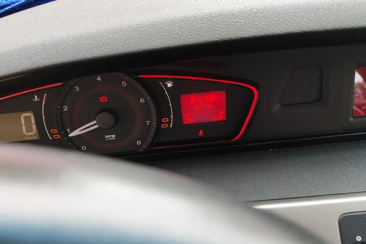 Used Roewe 550 2013 Classic Edition 550 1.8L Manual Luxury Model Odometer Close Up