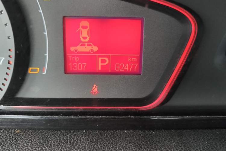 Used Roewe 550 2013 Classic Edition 550 1.8L Automatic Fashion Model Odometer Close Up