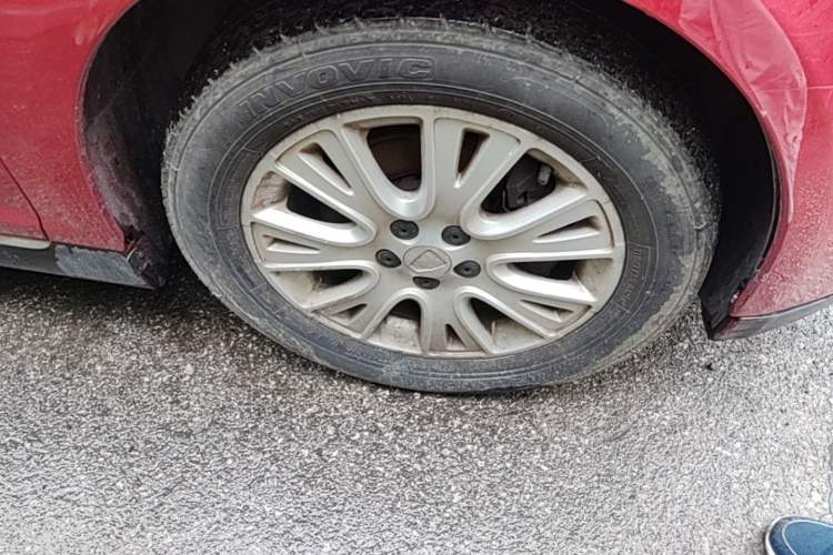 Used Roewe 550 2013 Classic Edition 550 1.8L Automatic Luxury Model Right Front Wheel Hub