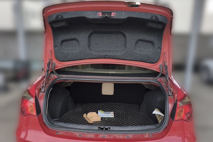 Used Roewe 550 2013 Classic Edition 550 1.8L Automatic Fashion Model Trunk