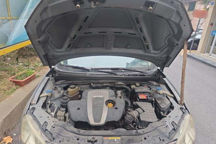 Used Roewe 550 2013 550G 1.8T Automatic Prestige Edition Engine Bay