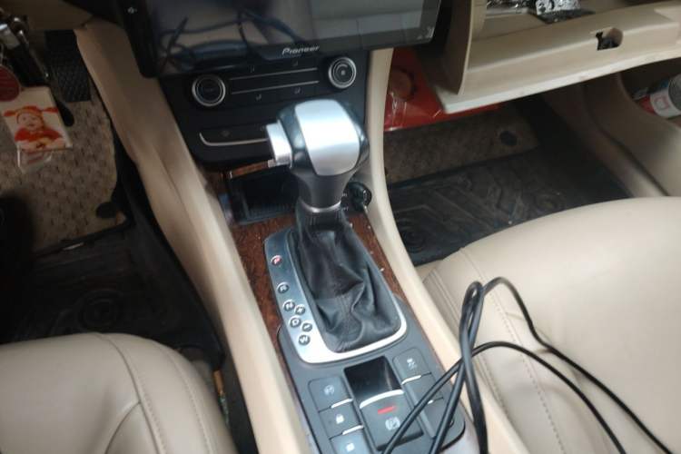 Used Roewe 550 2013 550S 1.8L Automatic Start-Zhen Edition Gear Lever