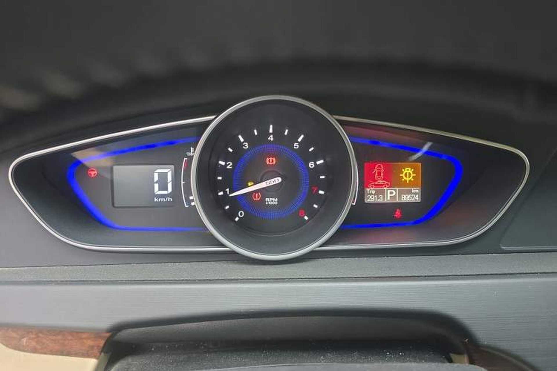 Used Roewe 550 2013 550G 1.8T Automatic Prestige Edition Instrument Cluster