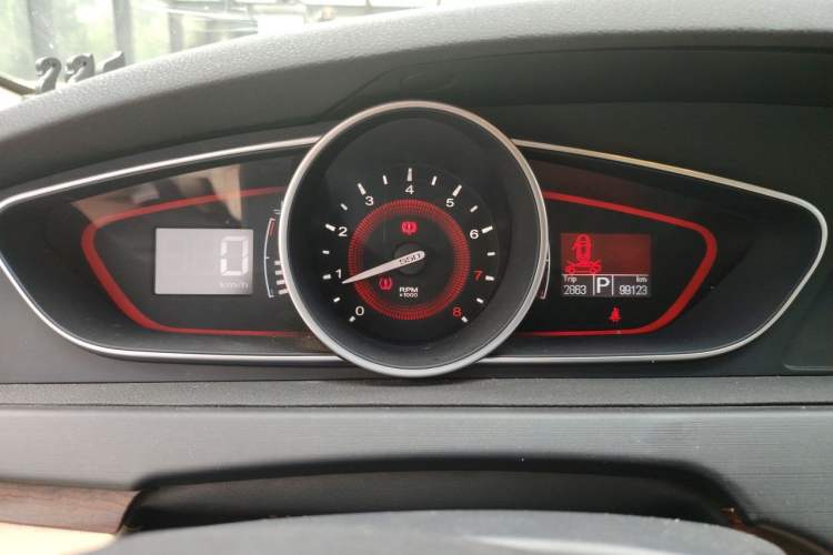 Used Roewe 550 2013 550S 1.8L Automatic Start-Zhen Edition Instrument Cluster