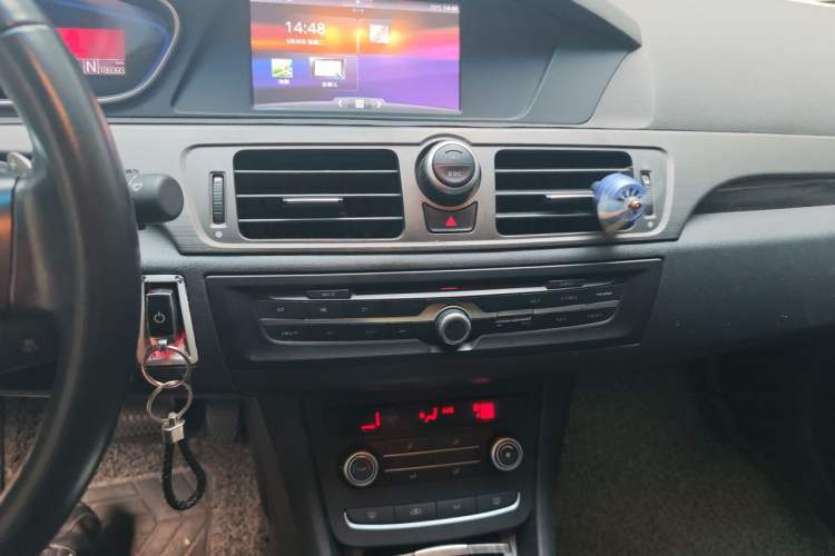 Used Roewe 550 2013 550S 1.8L Automatic Start-Zhen Edition Audio And AC Panel