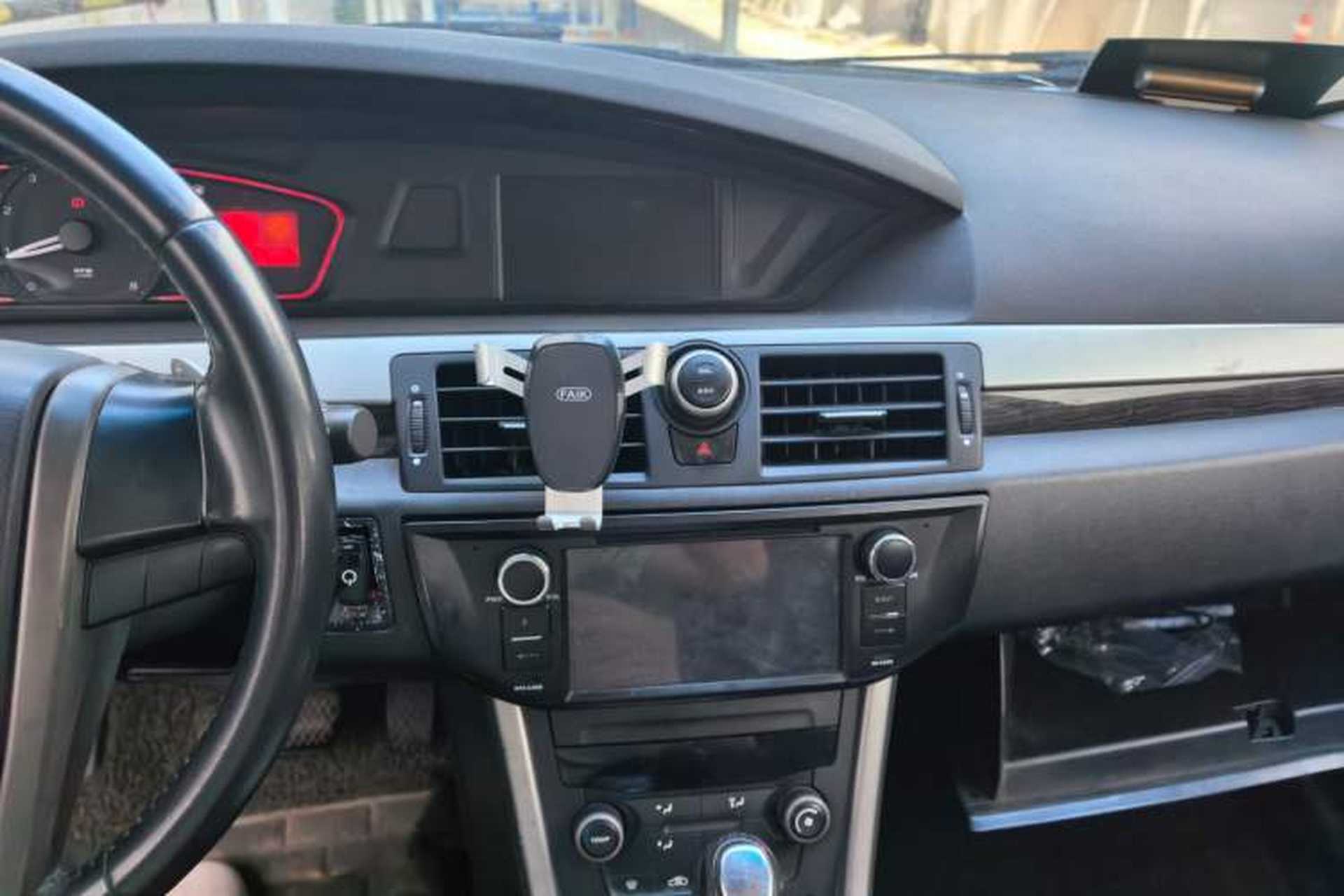 Used Roewe 550 2013 Classic Edition 550 1.8L Automatic Fashion Model Audio And AC Panel