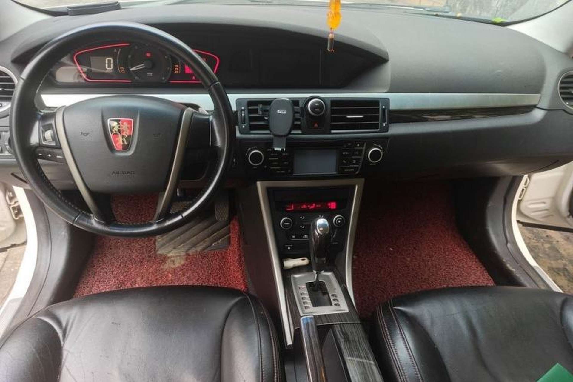 Used Roewe 550 2013 Classic Edition 550 1.8L Automatic Fashion Model Center Console