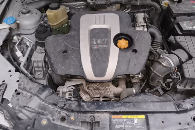 Used Roewe 550 2013 550D 1.8T Automatic Premium Edition Engine Bay