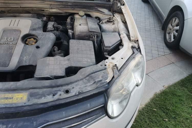 Used Roewe 550 2013 Classic Edition 550 1.8L Automatic Luxury Model Engine Bay Left