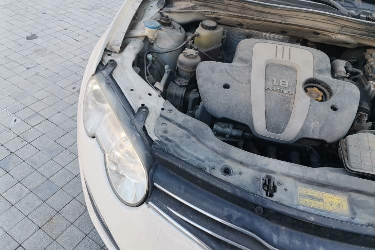 Used Roewe 550 2013 Classic Edition 550 1.8L Automatic Luxury Model Engine Bay Right