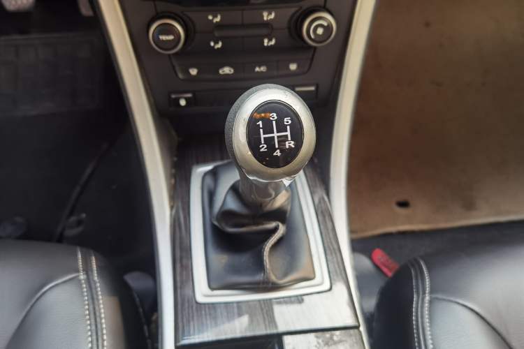 Used Roewe 550 2013 Classic Edition 550 1.8L Manual Fashion Model Gear Lever