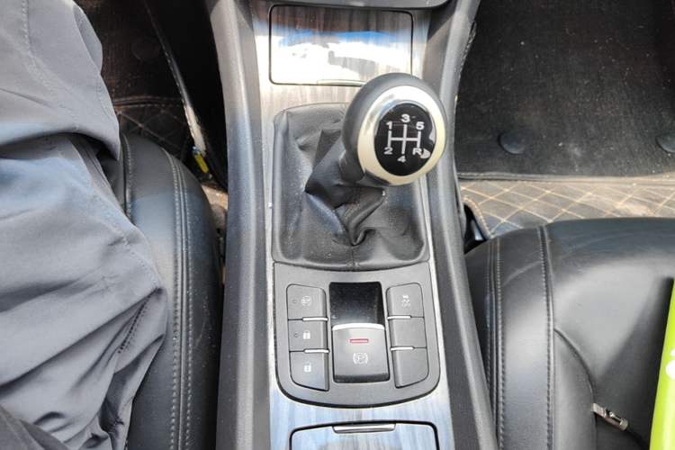 Used Roewe 550 2013 550S 1.8L Manual Qiyi Edition Gear Lever