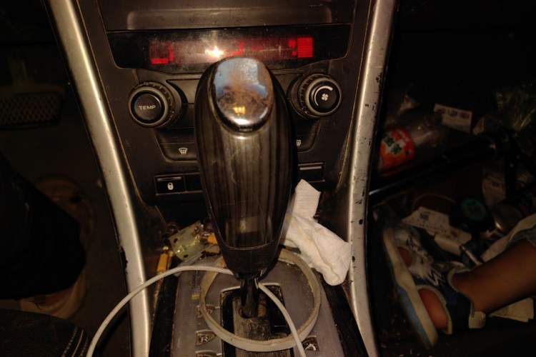 Used Roewe 550 2013 Classic Edition 550 1.8L Automatic Fashion Model Gear Lever