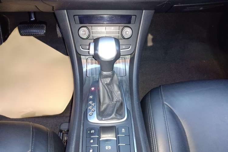 Used Roewe 550 2013 550S 1.8L Automatic Start-Zhen Edition Gear Lever