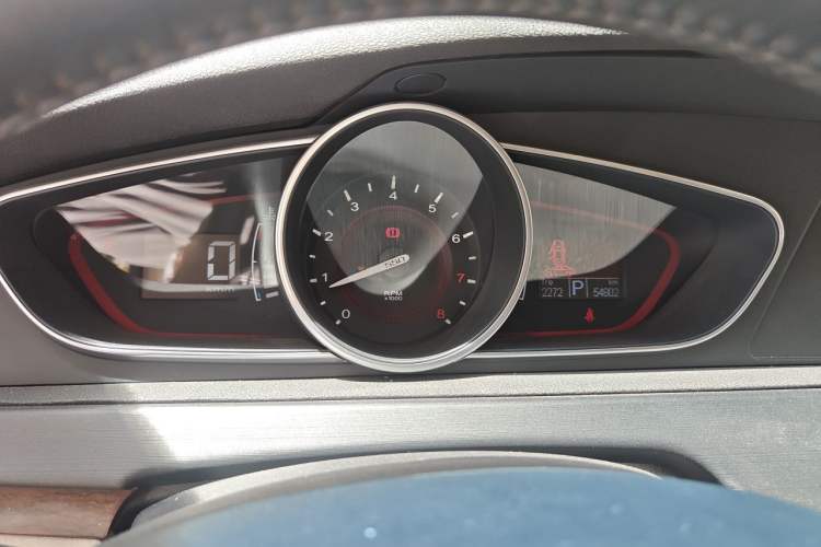 Used Roewe 550 2013 550D 1.8T Automatic Premium Edition Instrument Cluster